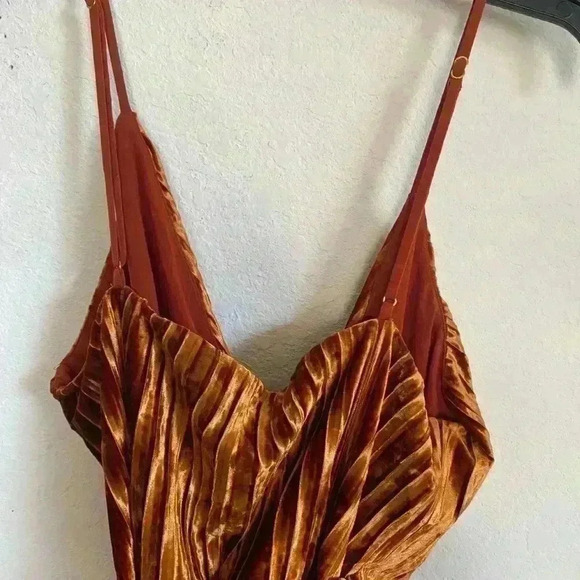 House Of Harlow 1960 x Revovle Pearl Pleated Velvet Wrap Dress\Tunic Party SizeS - Picture 8 of 10